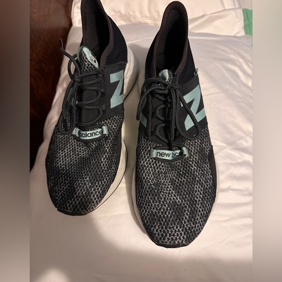 New Balance Shoes - Picture 1 of 4